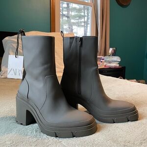 Zara Women's Chunky Platform Ankle Boots in Gray